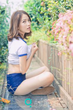 18黄女脱内衣